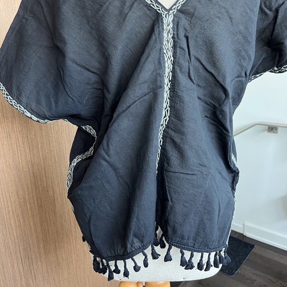 Handmade & embroidered MEXICAN top - NWOT - Picture 2 of 7